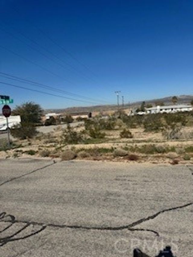 27536 De Anza, Barstow