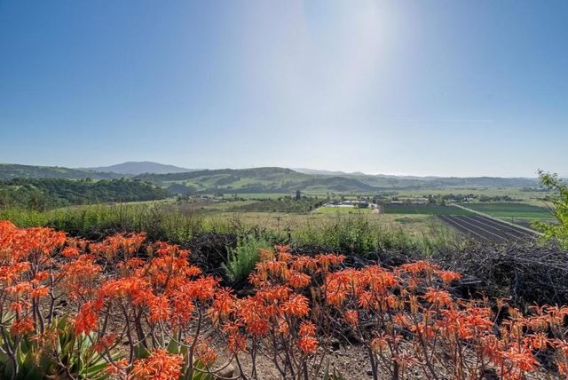 5181 Southside Road, Hollister