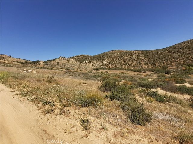 Los Altos Road, Hemet
