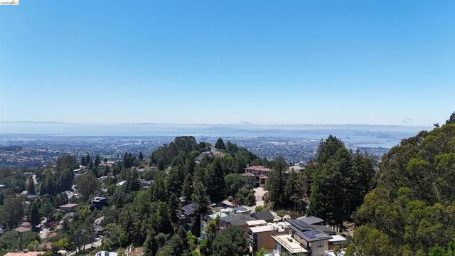 7150 Marlborough, Oakland