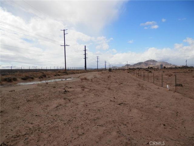 Trotter Avenue, Mojave
