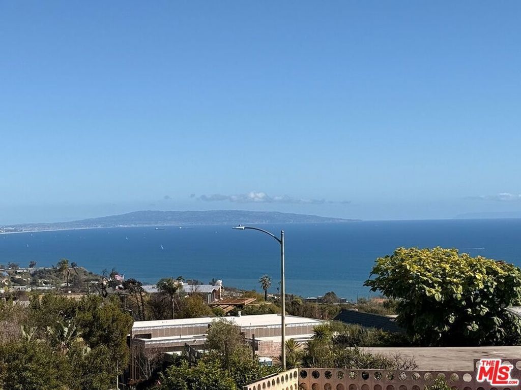 1073 Glenhaven Drive, Pacific Palisades