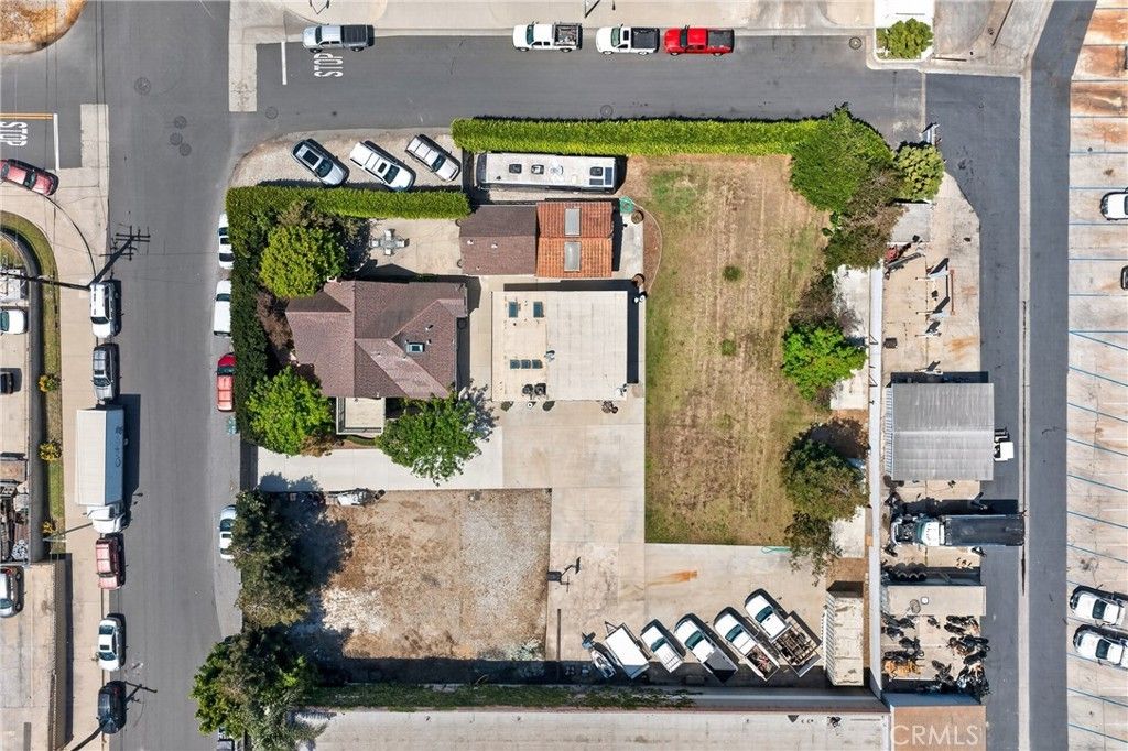 17066 Palmdale, Huntington Beach