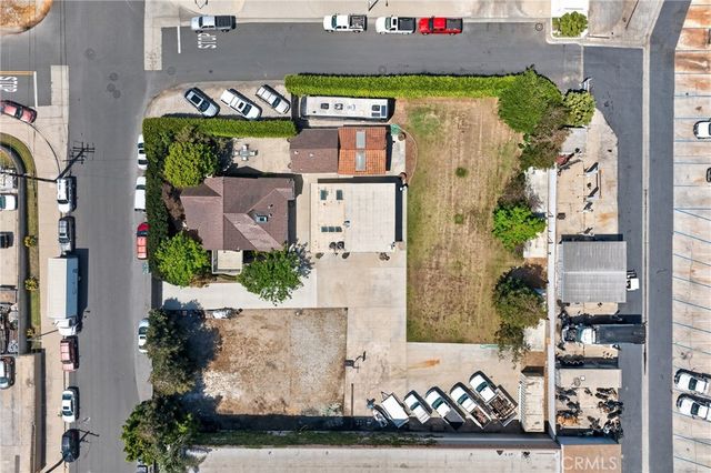 17066 Palmdale, Huntington Beach
