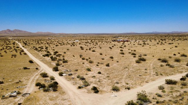 185 Ave P, Palmdale
