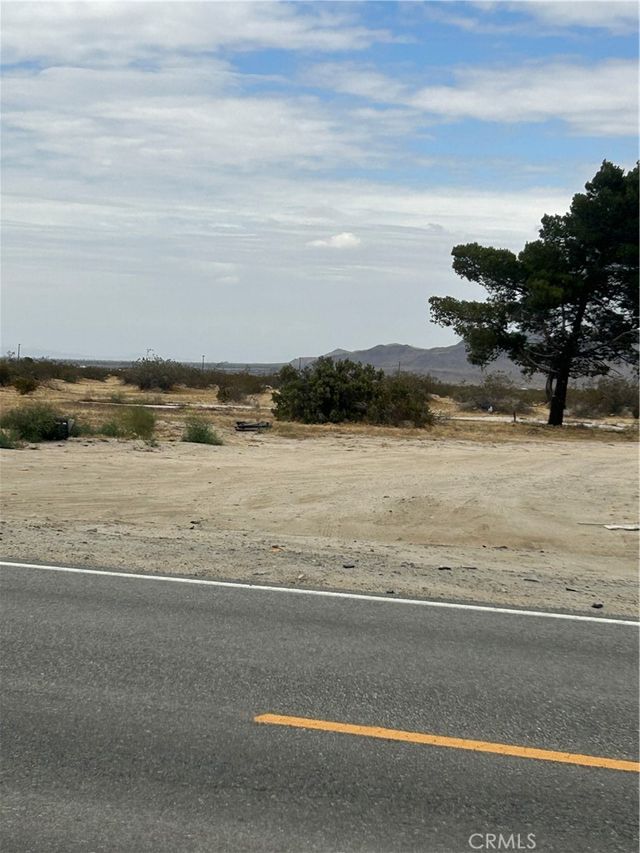 20505 Palmdale Blvd E, Palmdale
