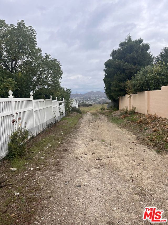 Alta Knoll Dr, Santa Clarita