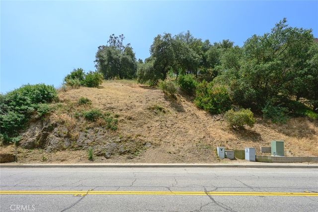 2589 E Chevy Chase Drive, Glendale