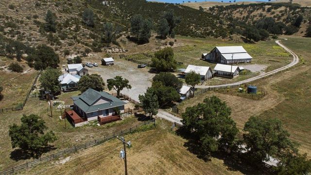 31341 Airline Highway, Paicines