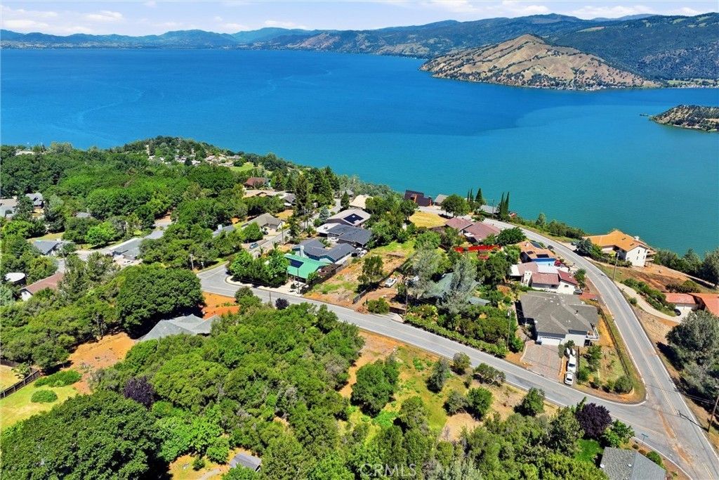 3157 Riviera Heights, Kelseyville
