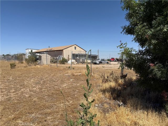 13035 Seneca Road, Victorville