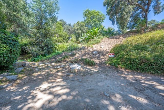 487 Woodland, Sierra Madre