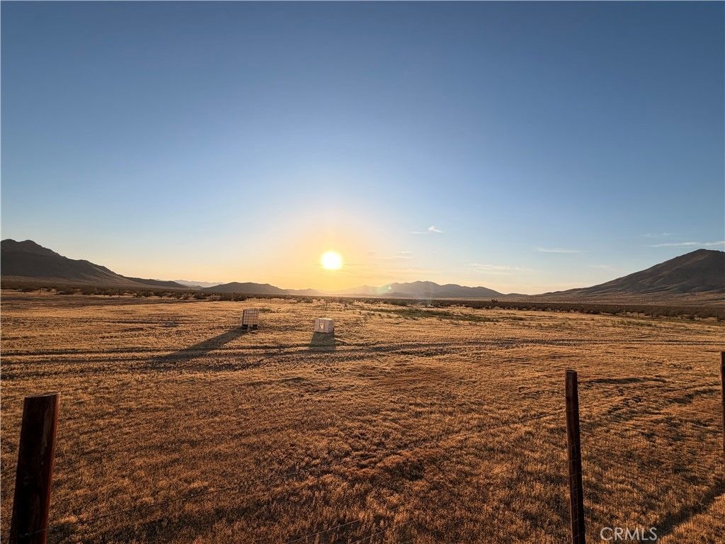 Stoddard Wells, Apple Valley