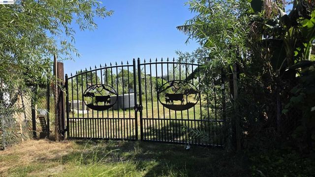3541 Howsley Road, 