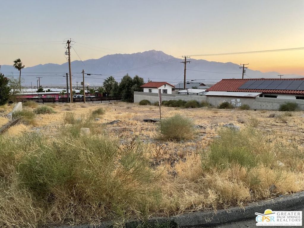 Third Street, Desert Hot Springs