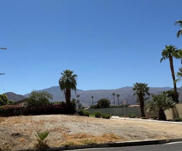 2 Sagebrush Ave, La Quinta