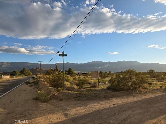 9966 Trade Post, Lucerne Valley