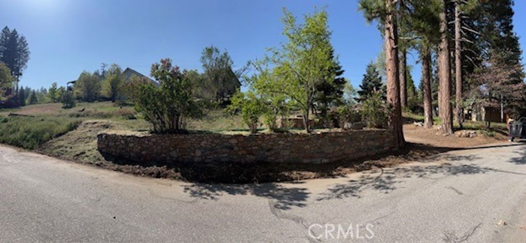 2404 Whispering Pines, Running Springs