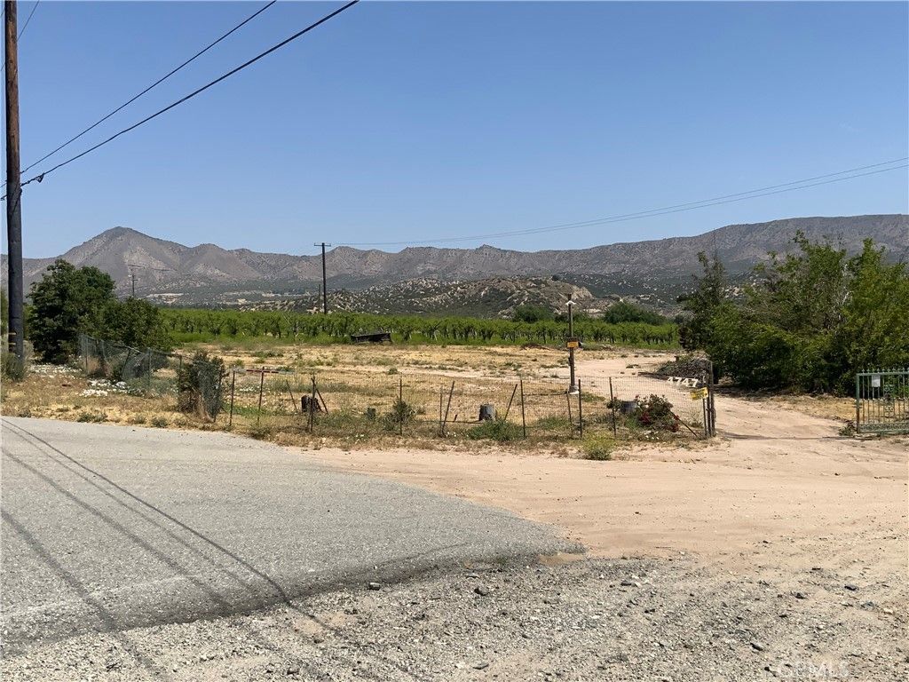 4747 Us Highway 138, Phelan
