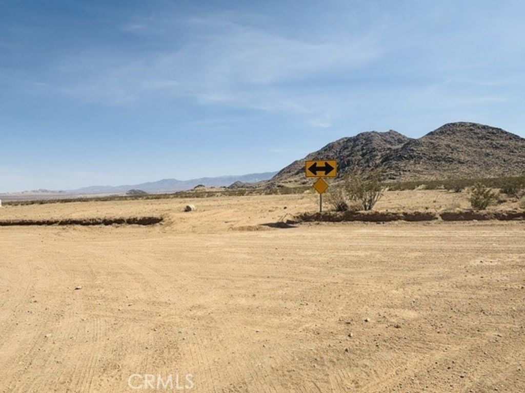 Spinel, Lucerne Valley