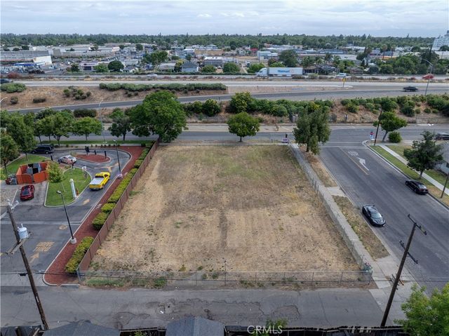 1004 W 13th, Merced