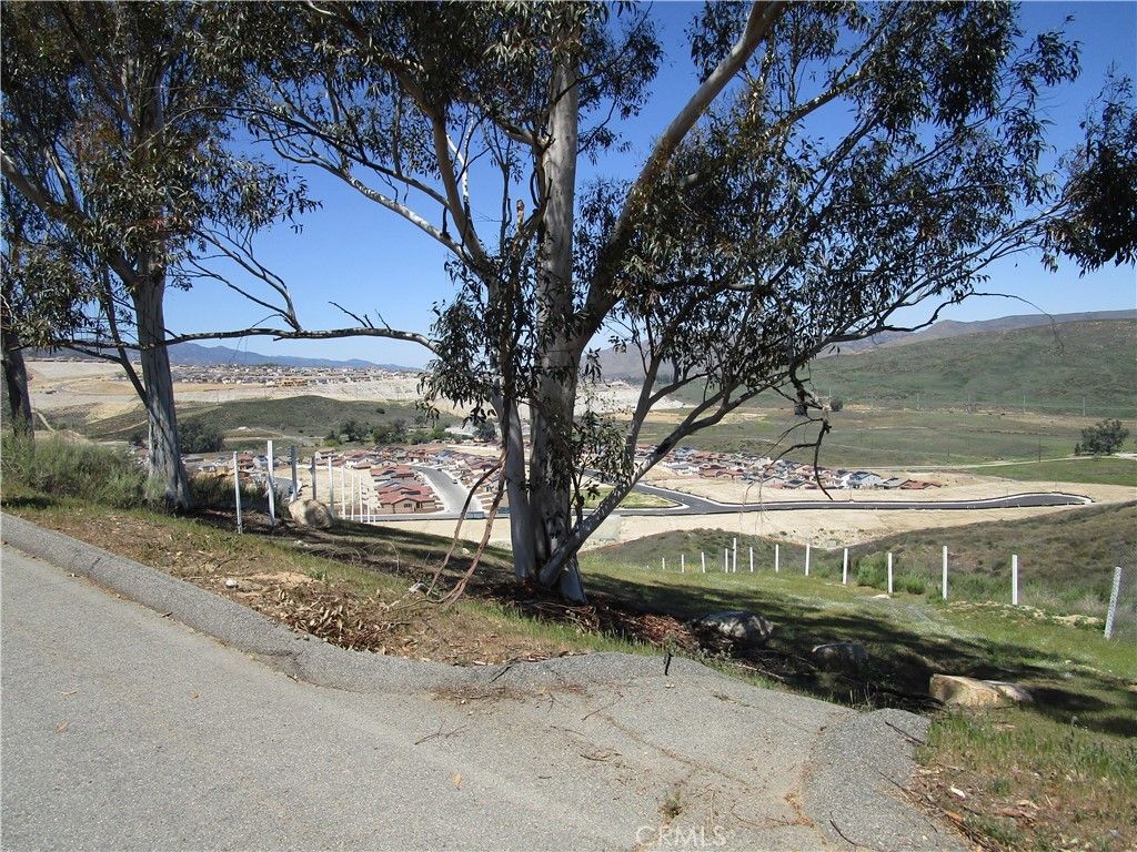 Gunder Avenue, Lake Elsinore