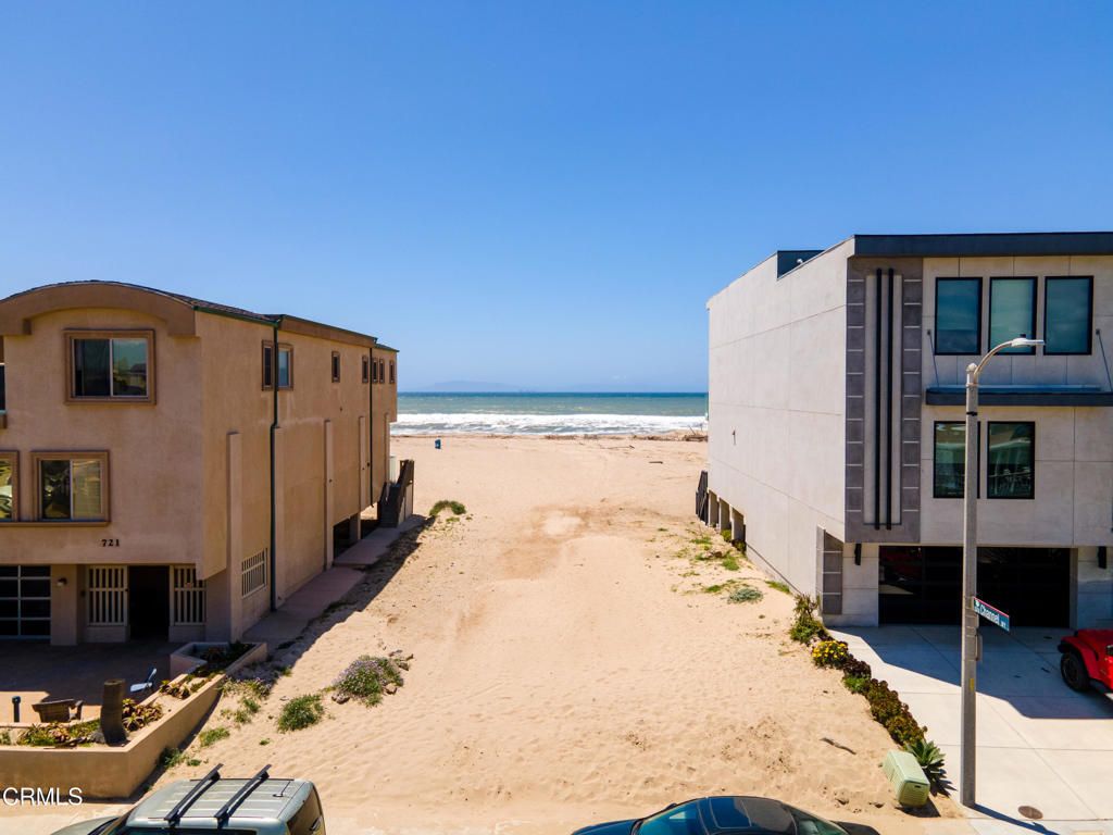 711 Mandalay Beach Road, Oxnard