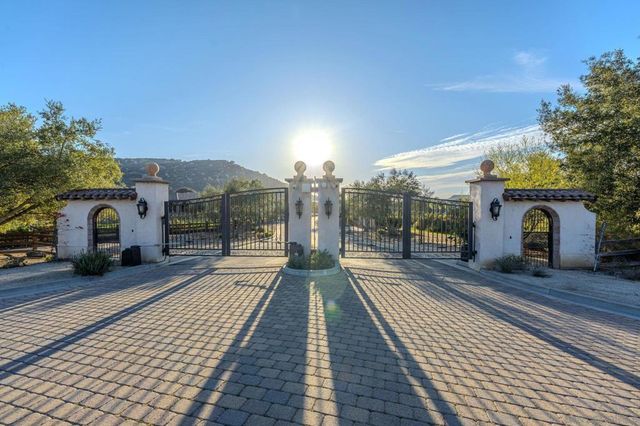 12872 Vineyard Crest Pl, Lakeside