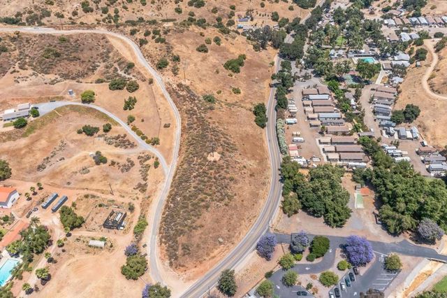 Harbison Canyon Road, El Cajon