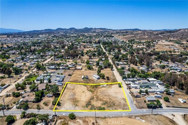 Hawthorne, Menifee
