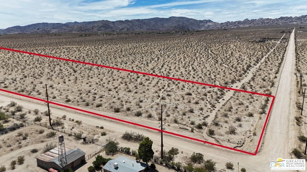 101 2 Mile Road, Twentynine Palms