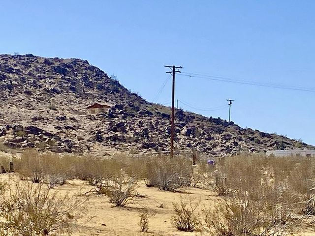 4225 Benji Avenue, Joshua Tree