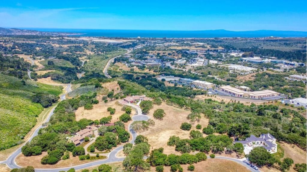8340 Vista Monterra, Monterey