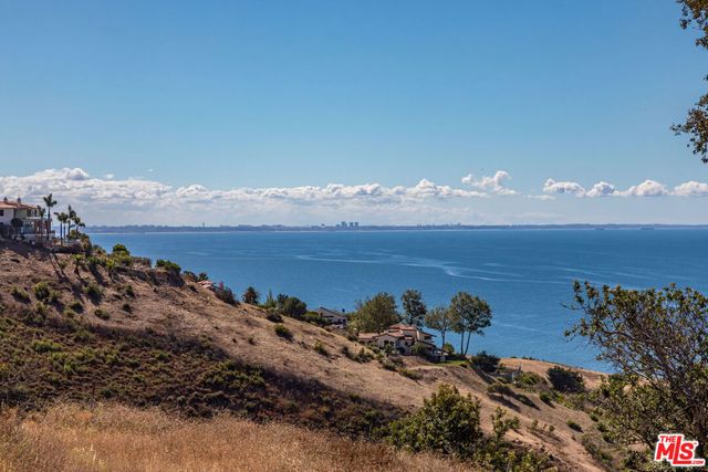 22077 Carbon Mesa Road, Malibu