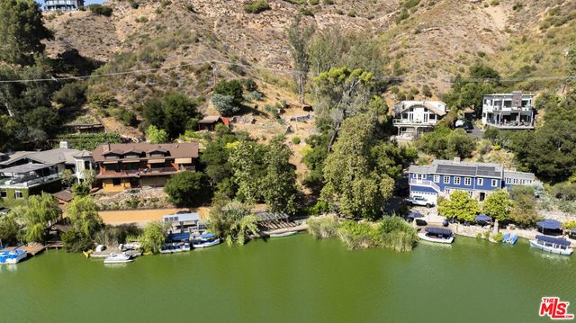 2100 E Lakeshore Drive, Agoura Hills