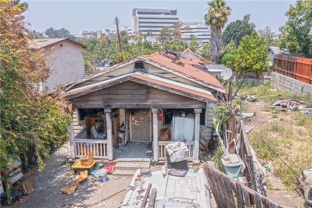 1517 Ricardo, Los Angeles