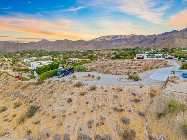 Cholla Way Way, Palm Desert