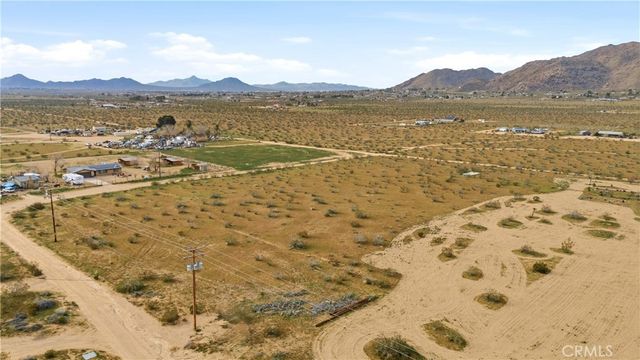 Thunderbird Rd 0436-192-84, Apple Valley