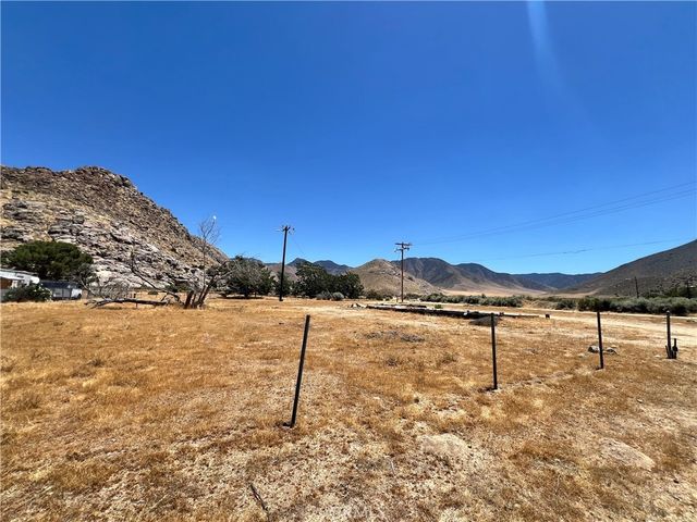 8136 Rocky Hill, Onyx