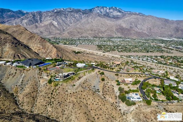 2390 Southridge Dr, Palm Springs
