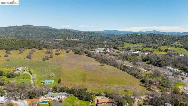 18701 Rawhide Rd, Jamestown