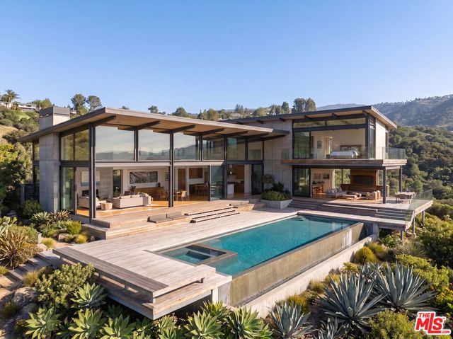 3075 Nicada, Los Angeles