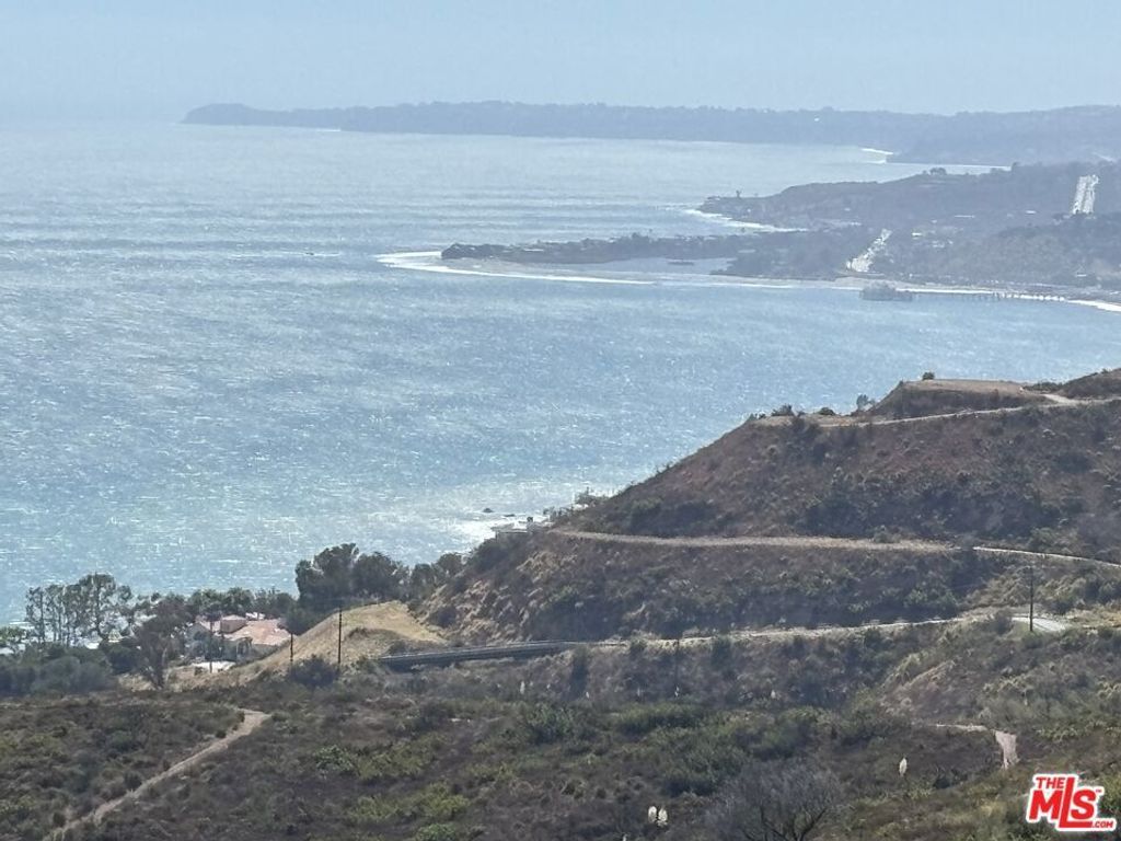 20795 Cool Oak Way, Malibu