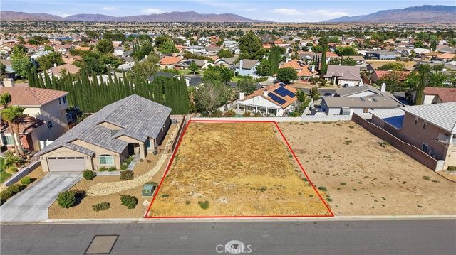 13145 Autumn Leaves, Victorville