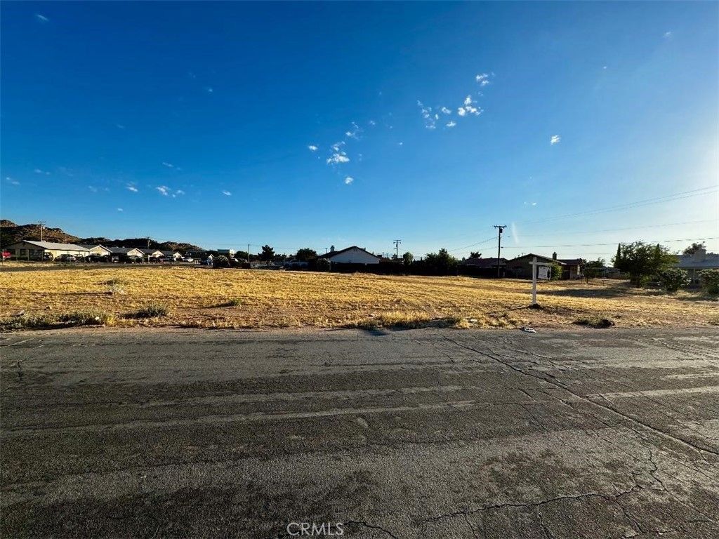 154 60 Broken Bow Road, Apple Valley