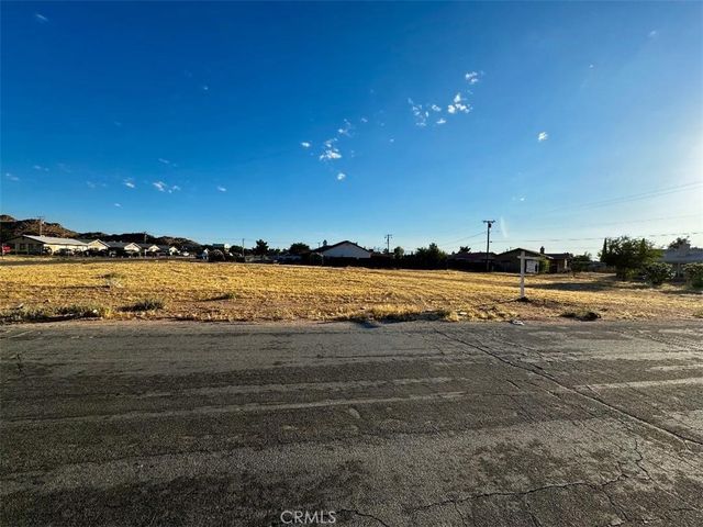 154 60 Broken Bow Road, Apple Valley