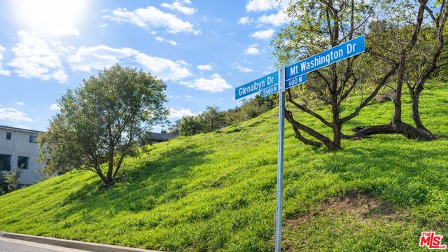 4011 N Glenalbyn Drive, Los Angeles