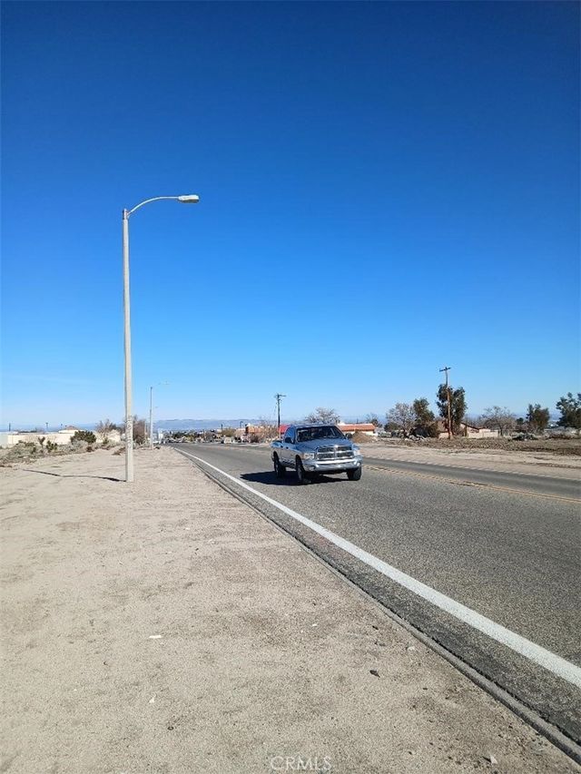 957 El Mirage Road, Adelanto
