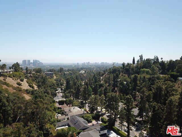 1422 Lindacrest Drive, Beverly Hills