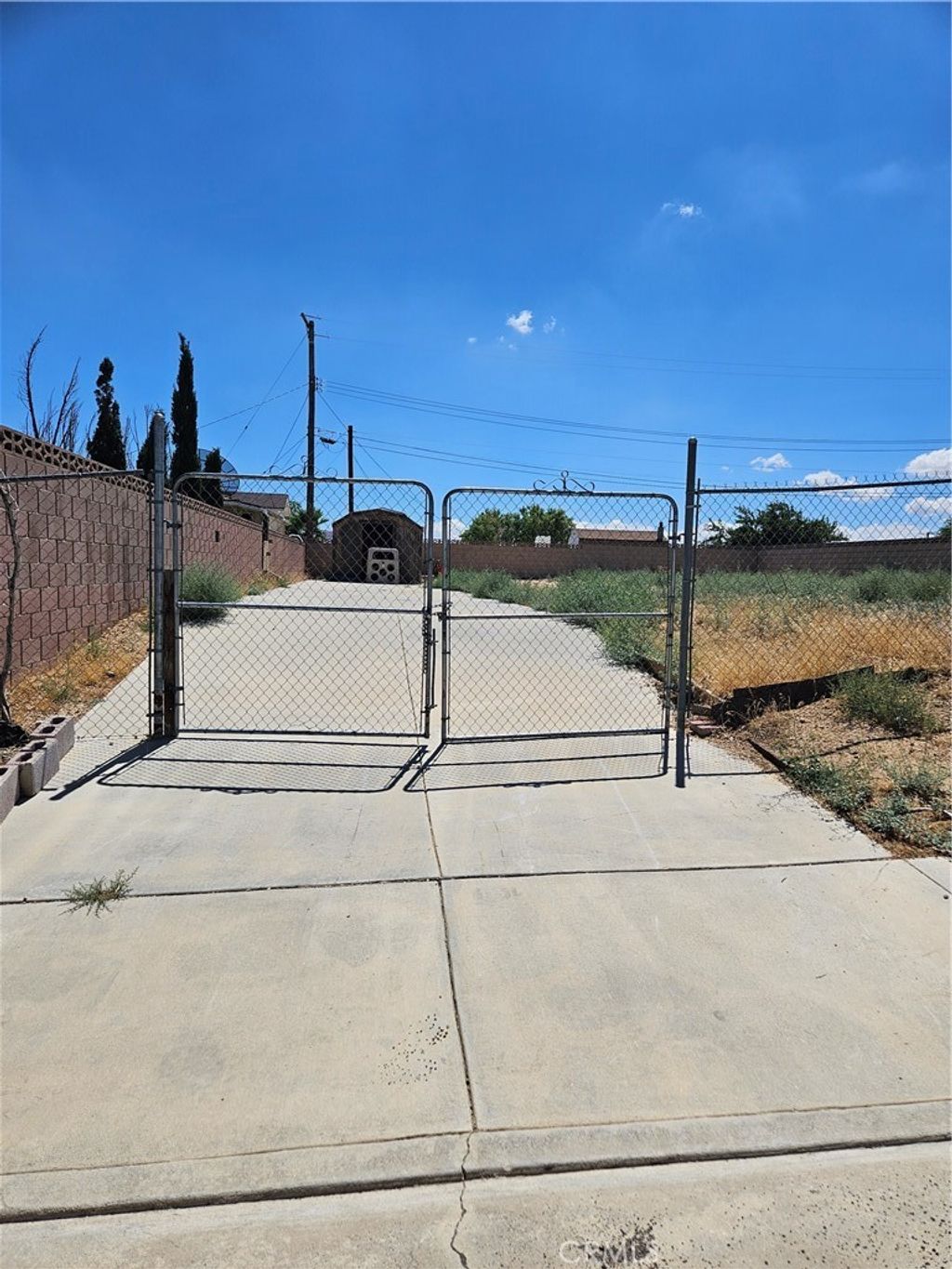 Carla Street, Mojave